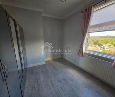 3 bedroom detached house to rent - Photo 3