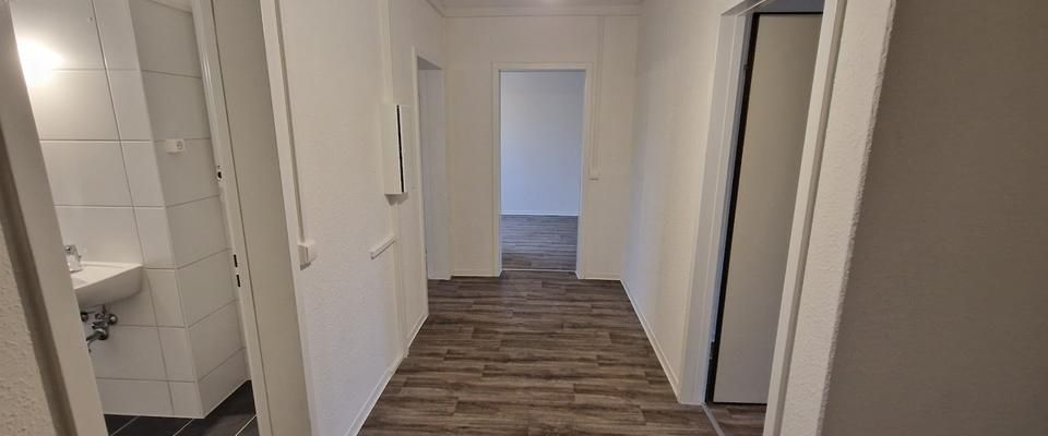 Ab 27.01. wartet diese fantastische 2-Zimmer-Wohnung mit Balkon in Siemensstadt! - Photo 1