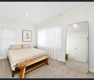 Fully Renovated Townhouse In A Prime Locale - Photo 2