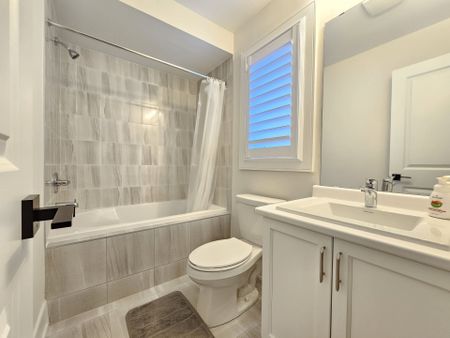 For Lease - 48 Duxbury Road, Brampton, Ontario - Photo 3