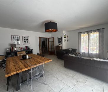 Location Maison 5 pièces 111m² SEILLONS SOURCE D ARGENS 83470 - Photo 2