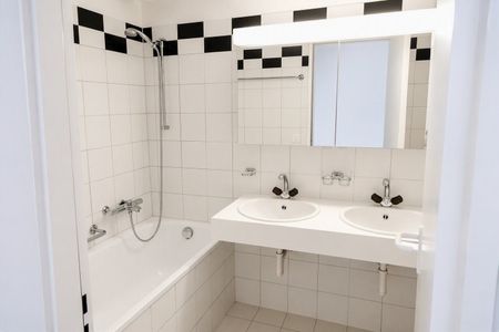 3.5 Maisonette-Wohnung im Löwen Center Luzern - befristet mieten bis Ende April 2028 - Photo 5