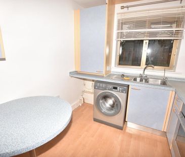 2 bedroom ground floor maisonette to rent - Photo 2