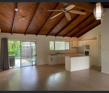 Family home in Everton Hills - Photo 1