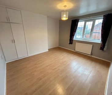 3 bedroom semi-detached house to rent - Photo 2