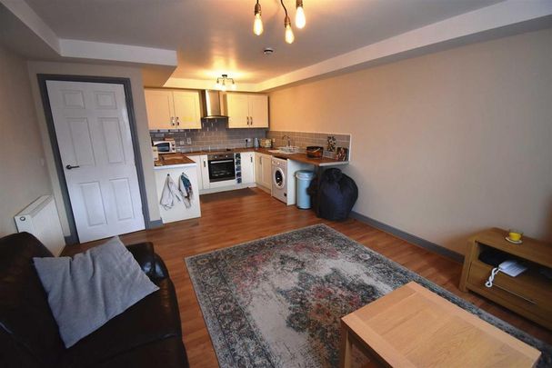 2 bedroom flat to rent - Photo 1