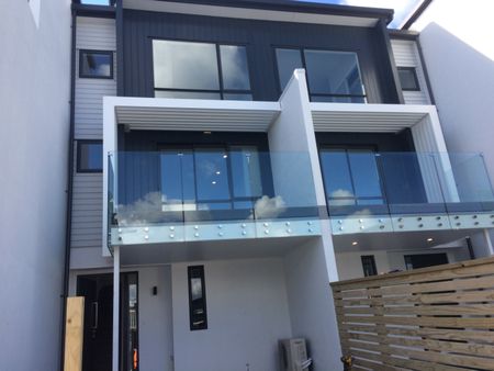 5 Glenae Lane, Hobsonville - Photo 4