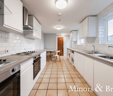 1 bedroom in a house share to rent - Photo 3