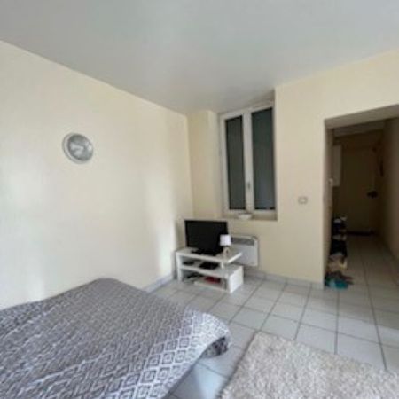 NANTERRE - STUDIO MEUBLE - Photo 3