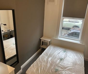 Brudenell Road, Hyde Park - Photo 3