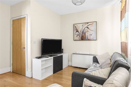 Adelphi Court, 53 Celandine Drive, London - Photo 4