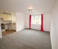 Alconbury Close, Borehamwood - Photo 1