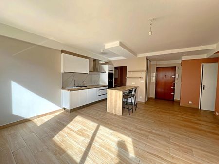 Appartement 2 pièces 47m2 MARSEILLE 8EME 895 euros - Photo 3