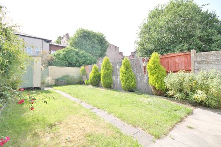 Whitland Rd, Kensington. - Photo 5