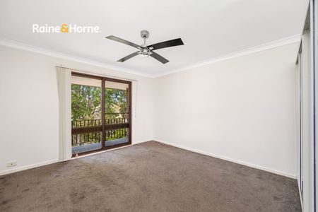 LARGE FAMILY HOME - Photo 3