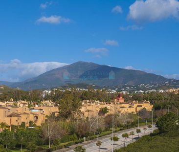 Semi Detached Villa for rent in Estepona - Photo 4