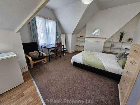 Students - Huge Rooms Available! York Road, Southend On Sea, SS1 - Photo 2