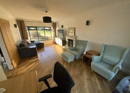 Links Drive, Solihull - Photo 2