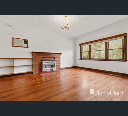 27 Ashmore Av, Mordialloc, Vic 3195 - Photo 2