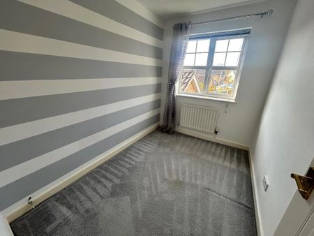 3 bedroom semi-detached house to rent - Photo 3