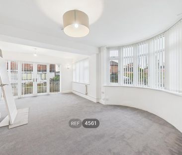 4 bedroom detached house to rent - Photo 1