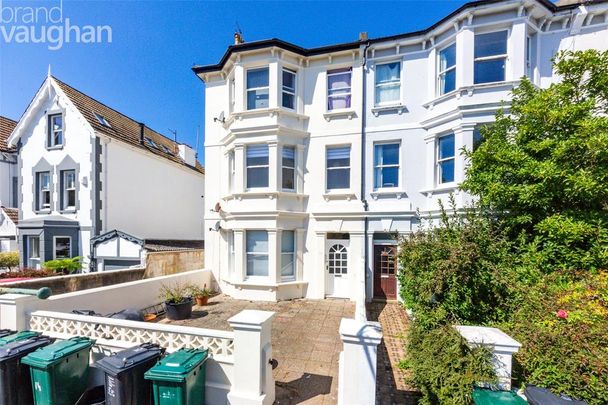 3 bedroom flat to rent - Photo 1
