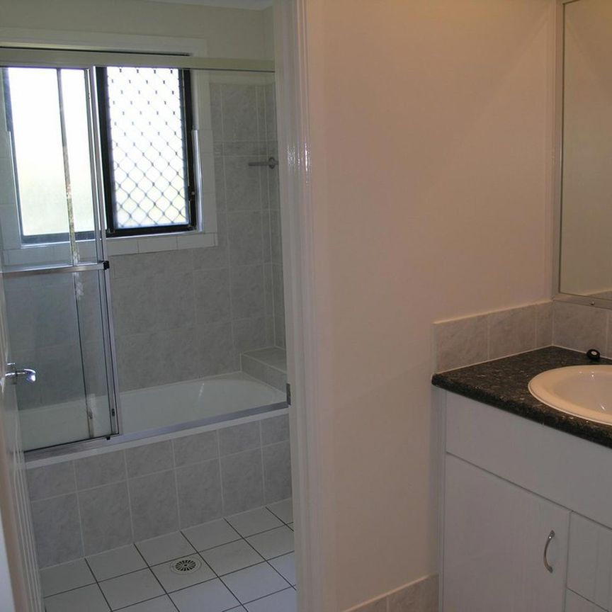 Rare Coorparoo Townhouse - Photo 1