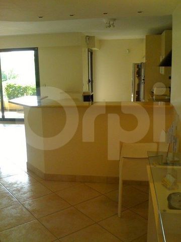 Appartement 3 pièces 108m2 MARSEILLE 8EME 1 870 euros - Photo 3