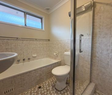 Refreshed family home in prime South Penrith location - Photo 6