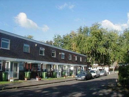 Waterside Close, London, SE16 - Photo 5