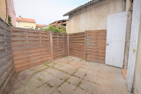 CABANNES CENTRE APPARTEMENT 2 PIECES AVEC TERRASSE EN RDC - Photo 5