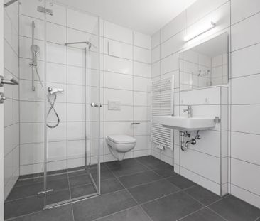 Helle 2 Zimmerwohnung mit Einbauküche - Photo 2