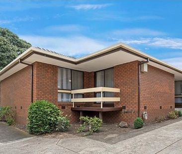 1/12 Oriel Road, Ivanhoe - Photo 1
