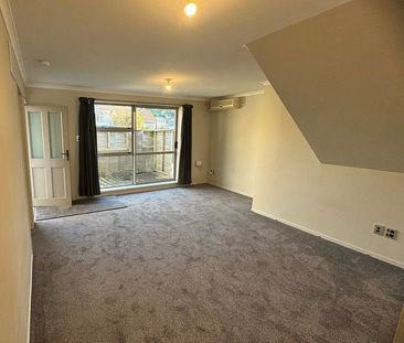 Modern, Sunny One-Bedroom Home, Fully Insulated - Photo 2
