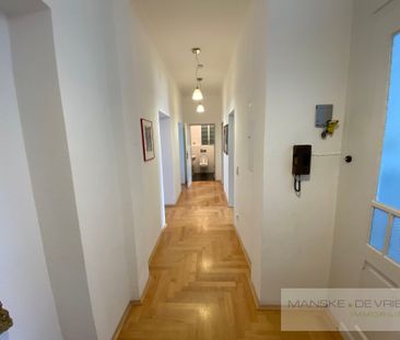 Tolle Altbauwohnung mit Süd-Balkon, Einbauküche und vielen Extras - Photo 4