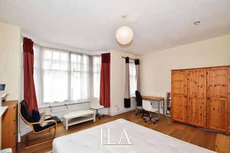 6 bedroom terraced house to rent - Photo 2