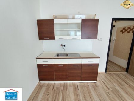 Garsonka na prenájom 25m2, Nové Zámky - Fotografia 3