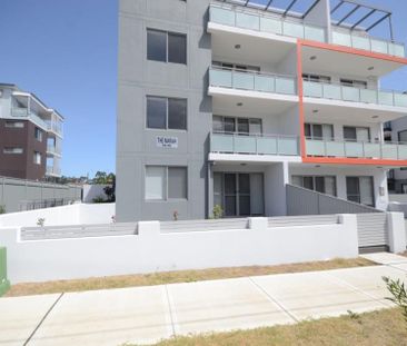 Near New 3 Bedroom Apartment!!! Luxury Living!!! - Photo 2