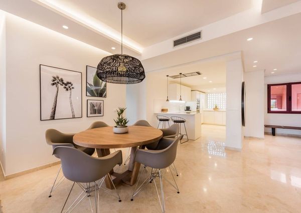4 bedroom luxury penthouse for rent in Marbella Del Este, Spain