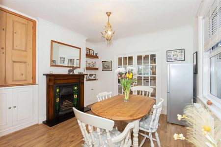 4 bedroom terraced house to rent - Photo 2