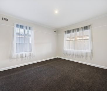 Modern Comfort in Prime Wendouree Location - Photo 2