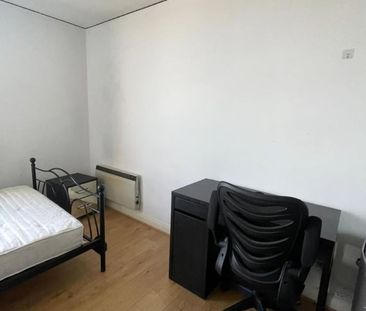 Room in a Shared Flat, London, SW11 - Photo 4