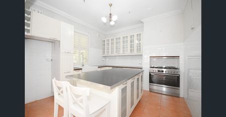 Beautiful Family Home!! - Photo 3