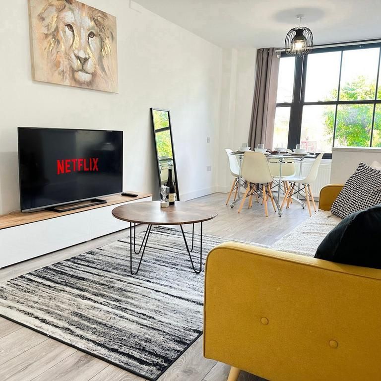 3 bedroom flat to rent - Photo 1