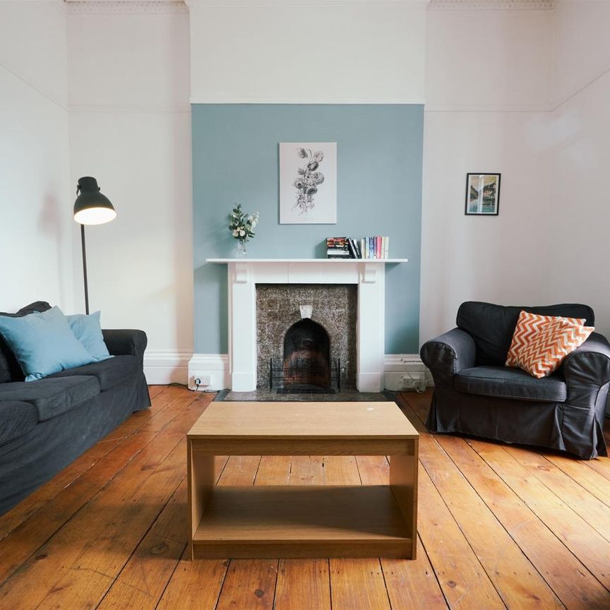 Westbourne Place, Bristol - Photo 1