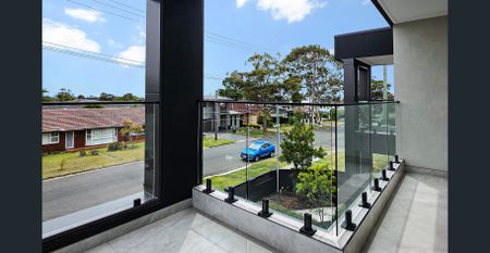 Large and Ultra modern - Photo 4