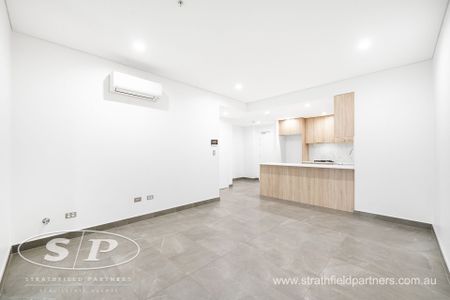 Luxury Apartment - Photo 2