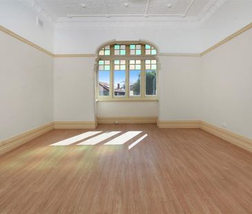 CHARMING & CHARACTER - Photo 1