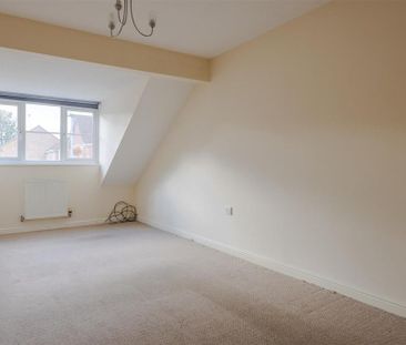 3 bedroom semi-detached house to rent - Photo 3