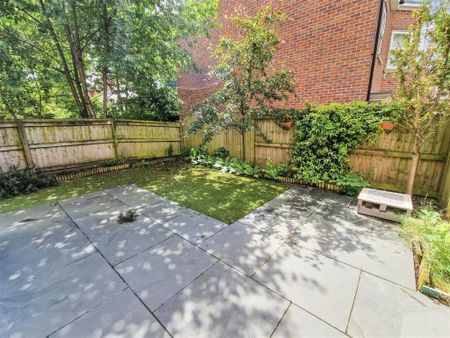 4 Bed Semi-Detached House, Egerton Road, M14 - Photo 4